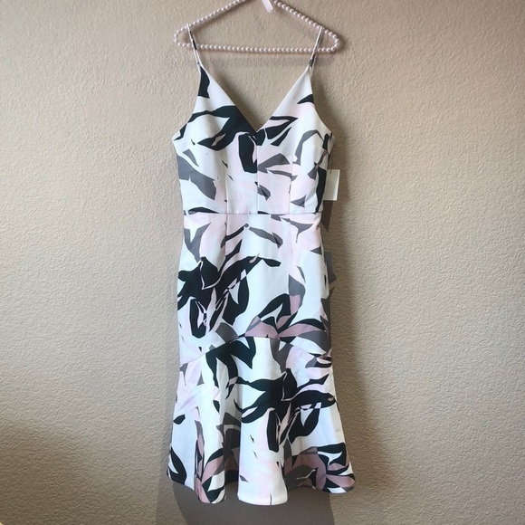 Cooper St Leaf Dancer Ruffle Hem Dress V-Neck 6 - Picture 3 of 8